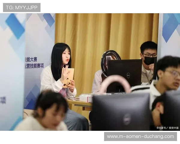 亚娱真人在线直播每一秒都是真实互动，感受真人主播带来的热情和精彩表演