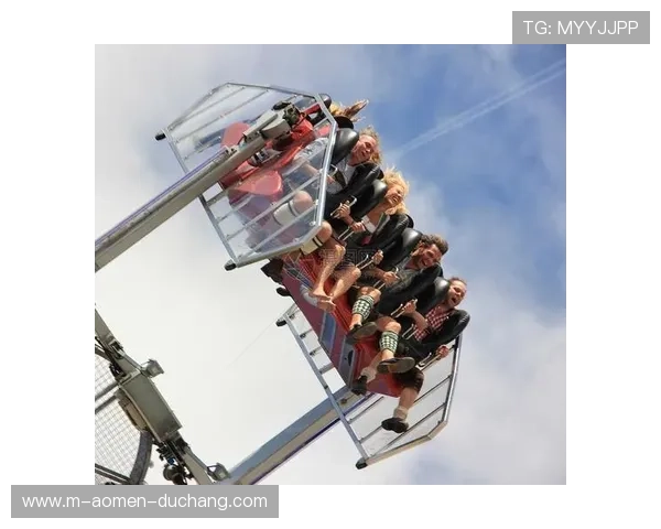 回力娱乐场现场气氛热烈，主题活动不断，为玩家营造愉快的娱乐氛围